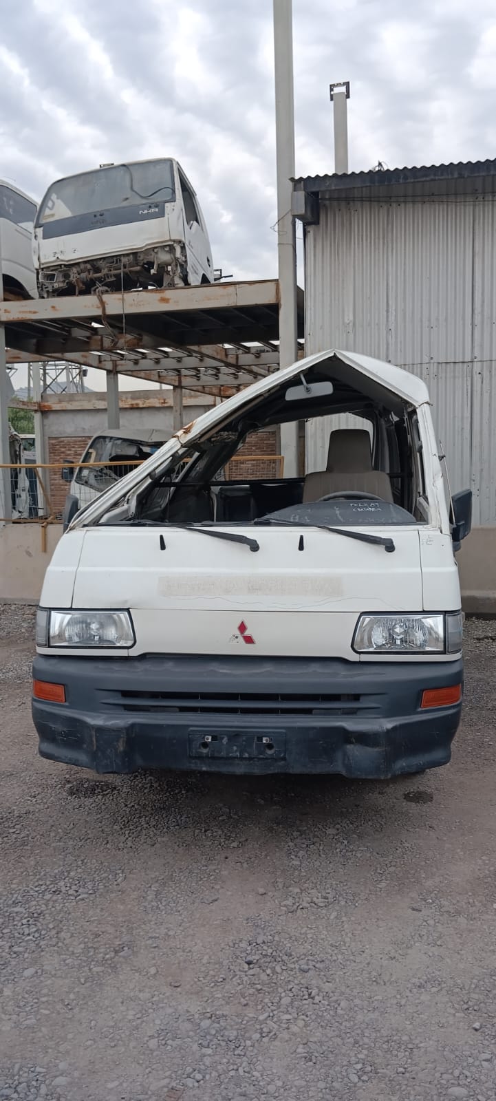 Radiador Mitsubishi L300  USADO